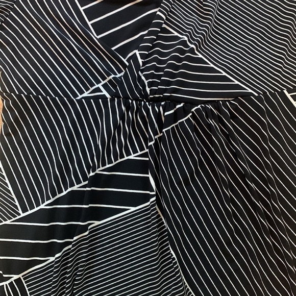 DAISY Fuentes Long Sleeve Striped Blouse w/ Mesh V-Neck Black & White Women’s XL - Picture 6 of 16